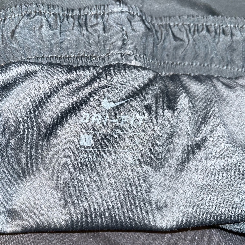 Nike shorts - Picture 3 of 3